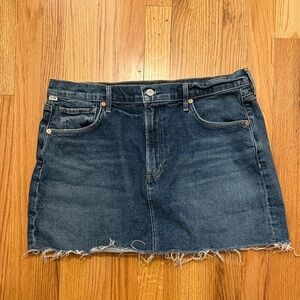 Citizens of Humanity sz 31 raw edge Jean skirt zip fly great condition